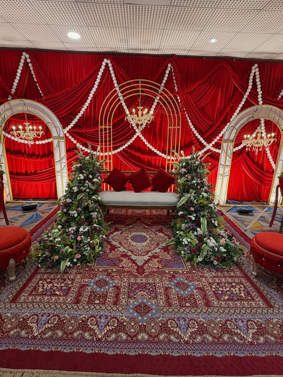 Charming floral backdrop in Surat (Setup 28)