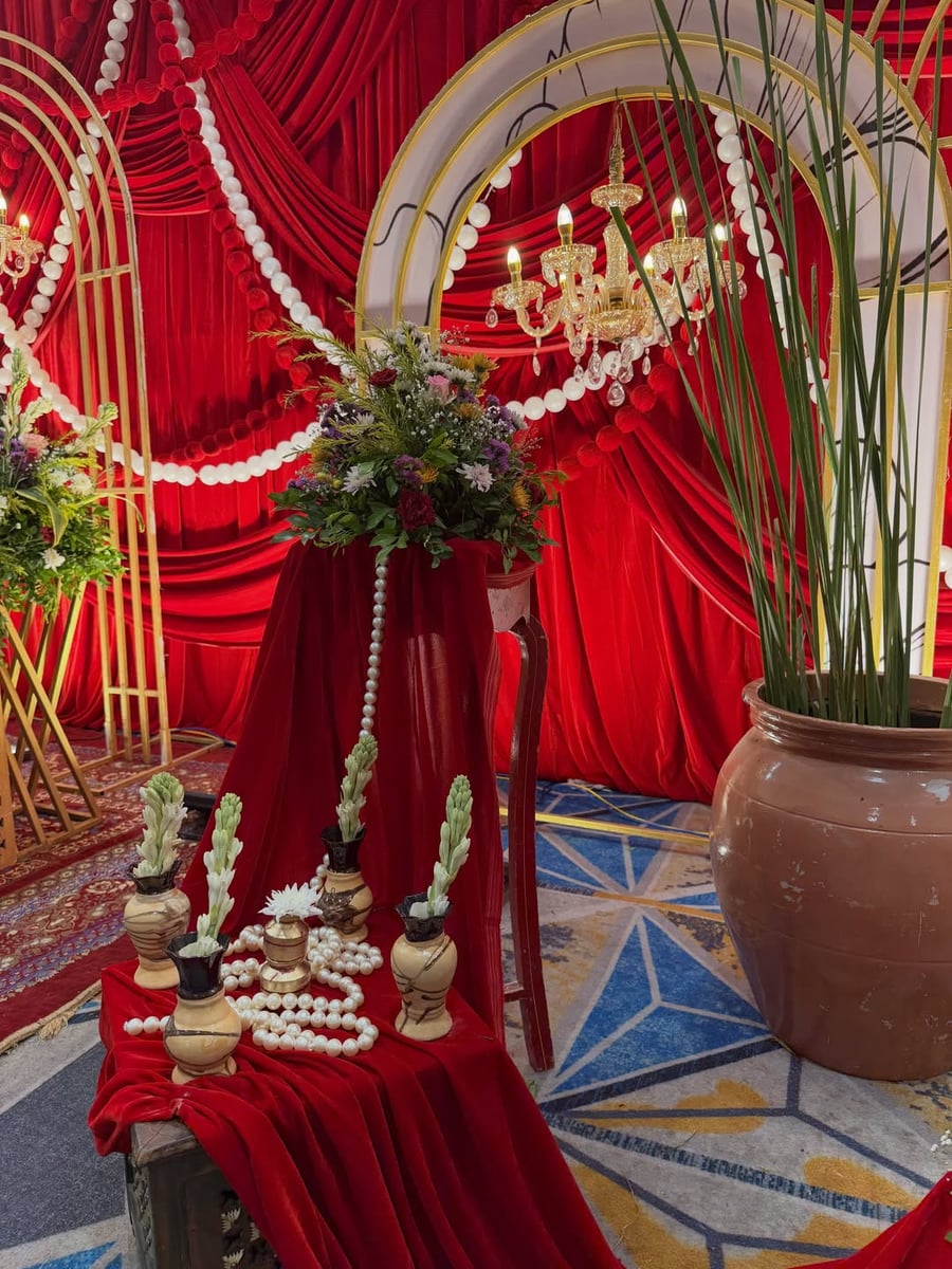 Romantic floral backdrop in Surat (Setup 29)
