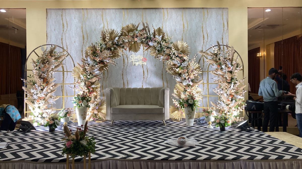 Exquisite romantic setup in Surat (Setup 43)