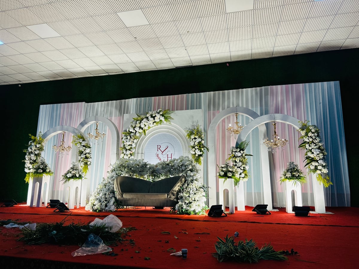 Grand intimate seating in Surat (Setup 57)