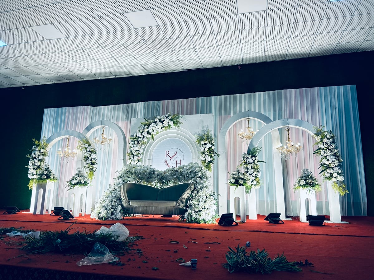 Classy intimate seating in Surat (Setup 58)