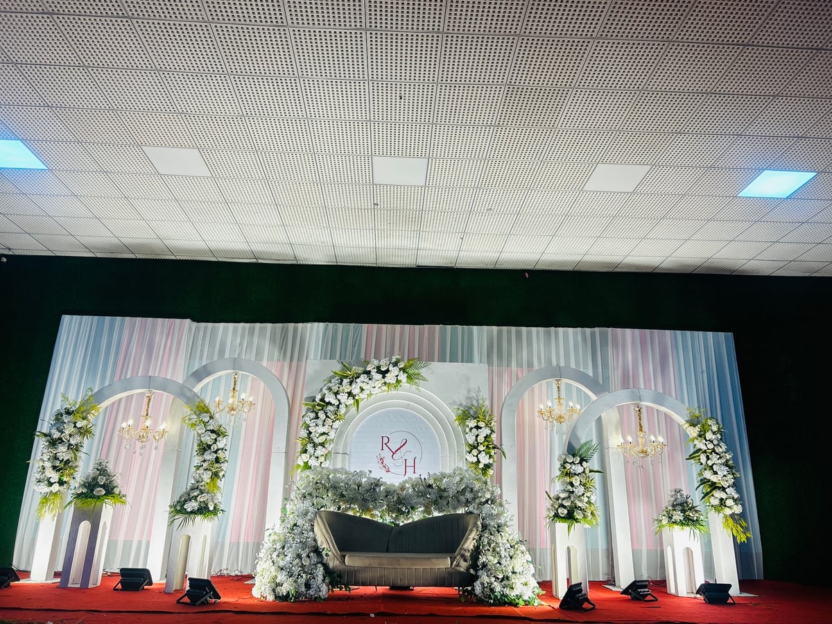 Fabulous intimate seating in Surat (Setup 60)