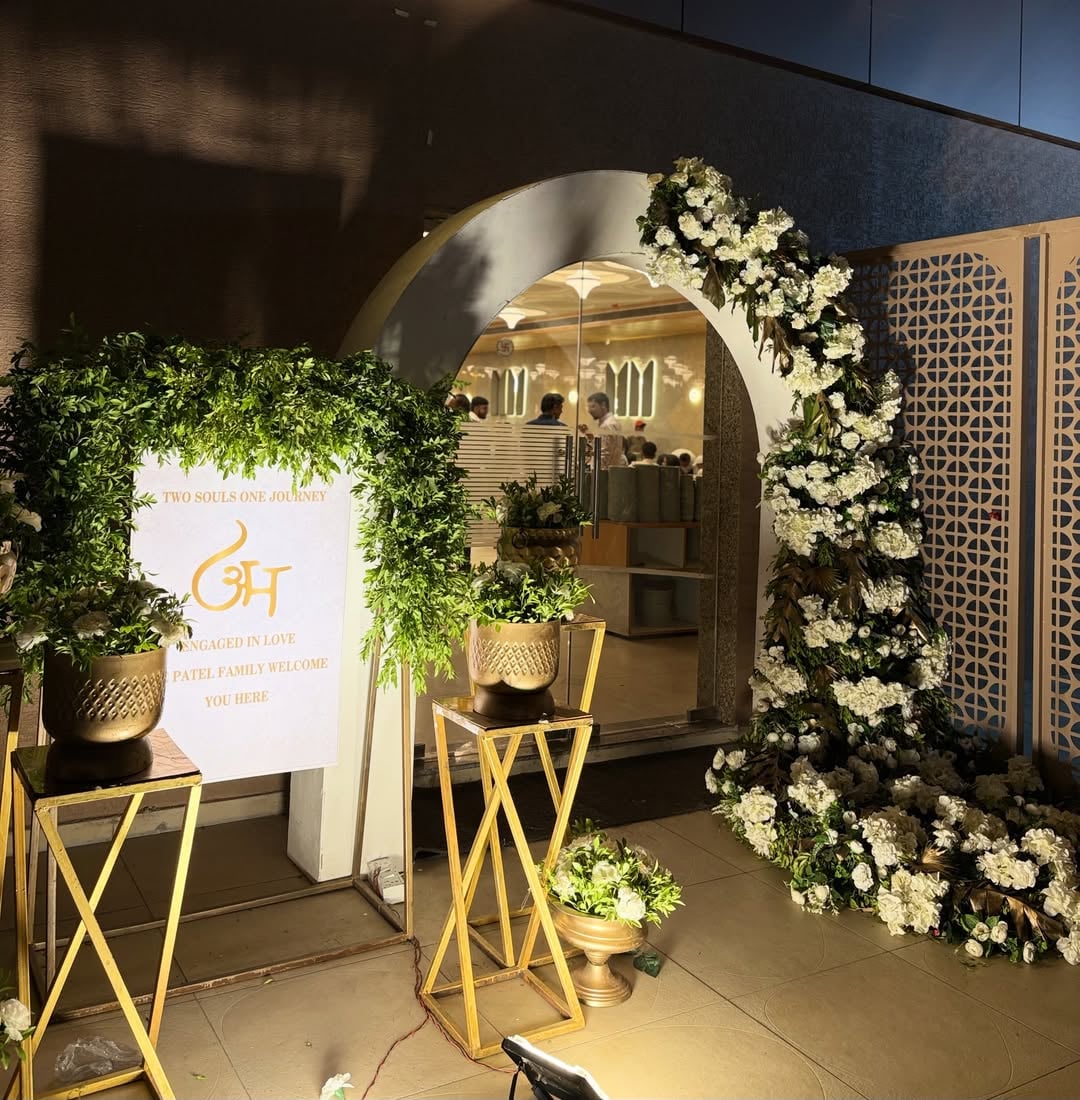Beautiful engagement stage Surat, Gujarat (Setup 75)