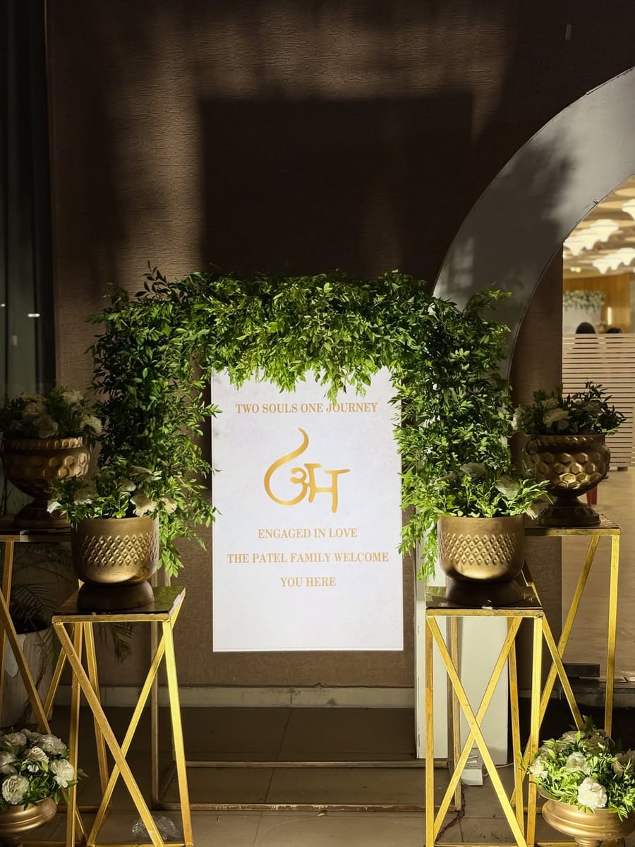 Charming engagement stage Surat, Gujarat (Setup 76)