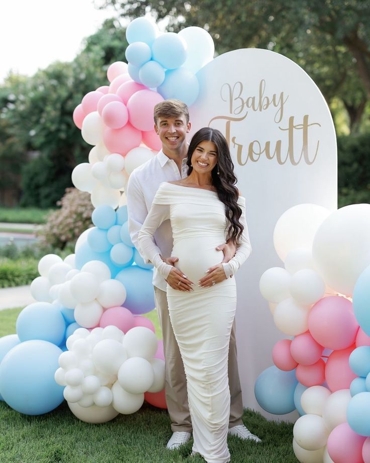 Creative gender reveal party decorations