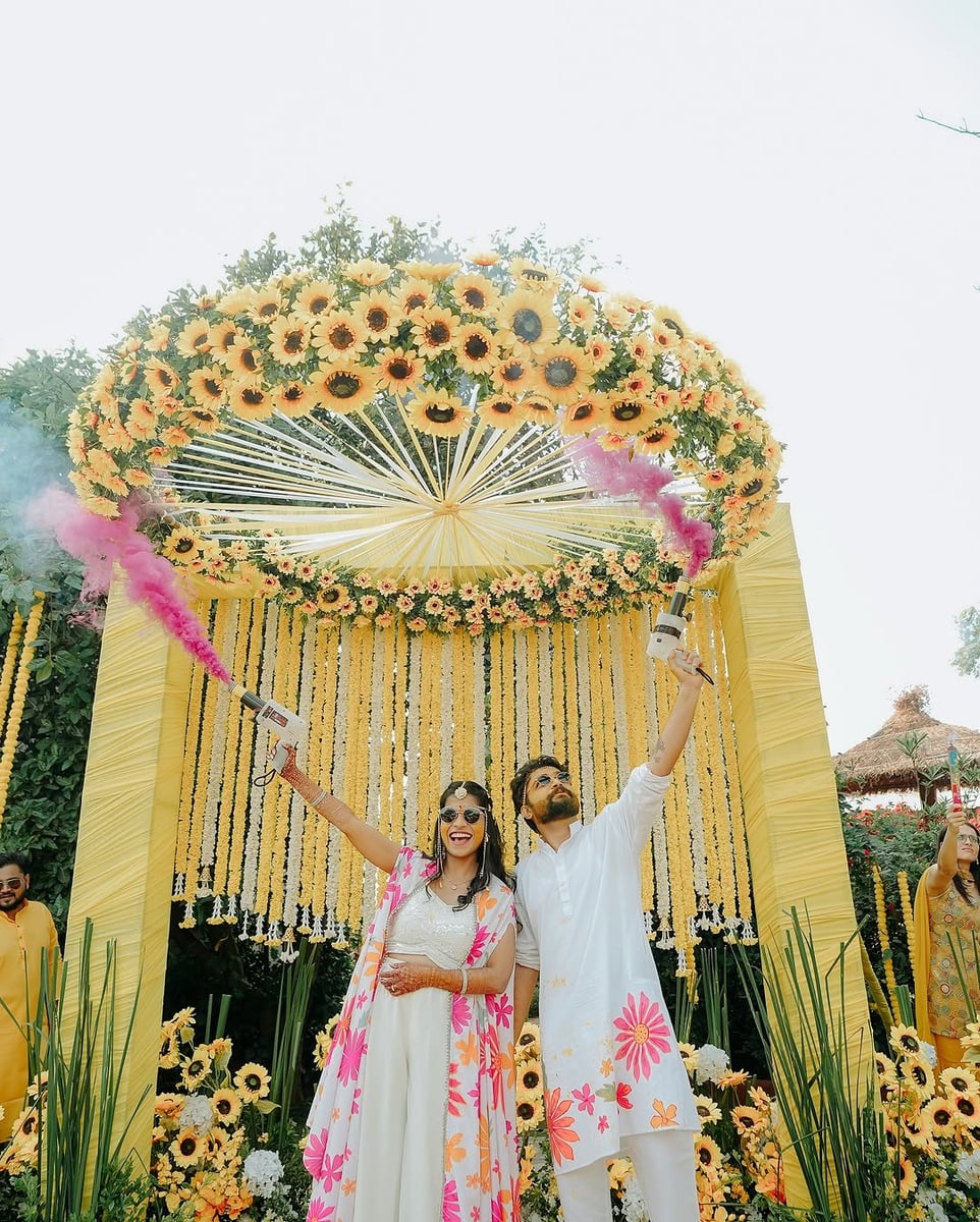 Traditional floral haldi setup in Surat (Haldi Setup 18)