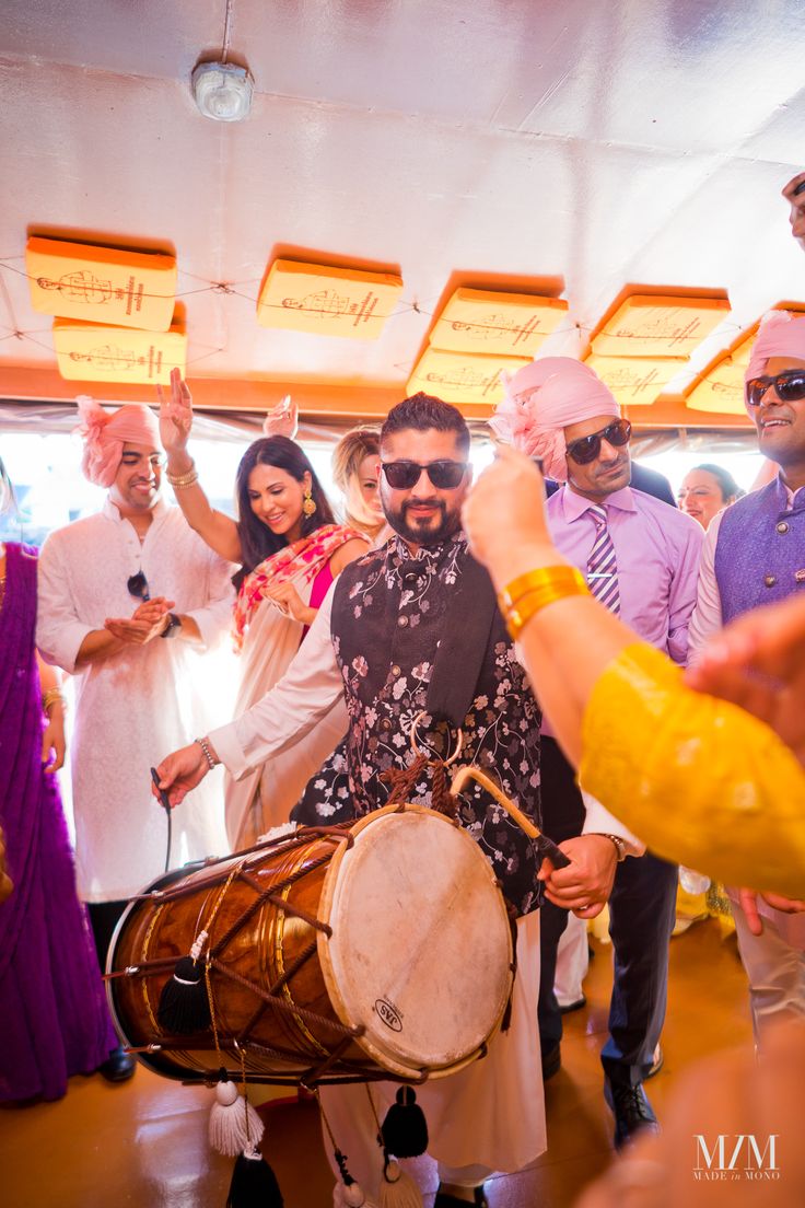 Punjabi and Nashik Dhol players for Baraat