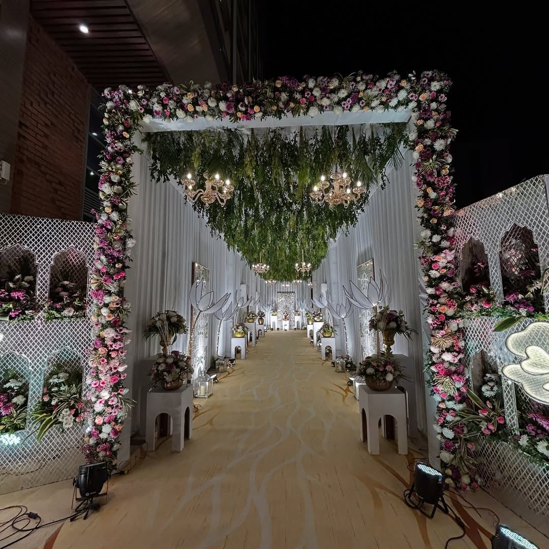 Grand reception stage backdrop in Surat (Reception Theme 1)