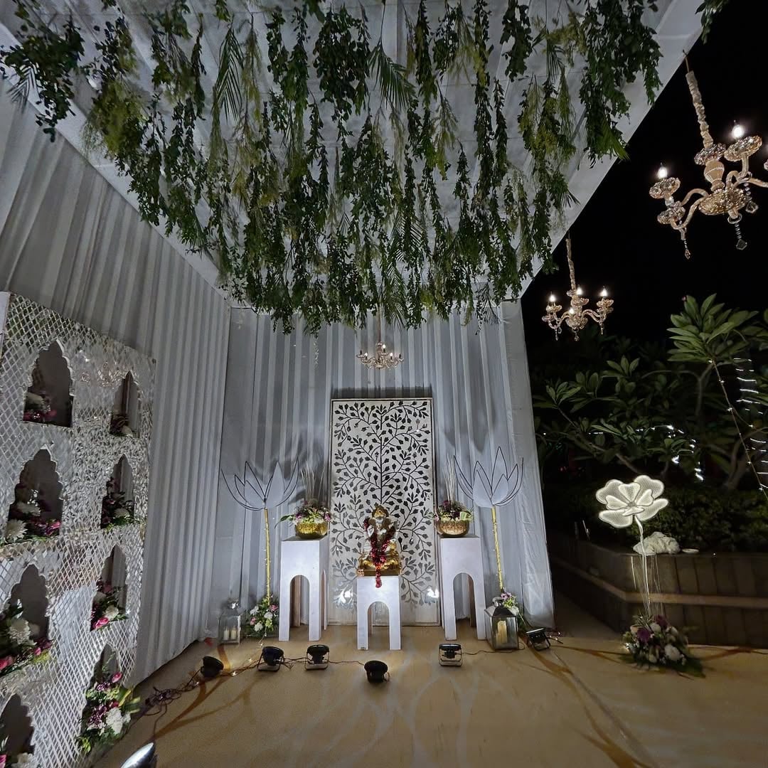 Royal reception stage backdrop in Surat (Reception Theme 3)