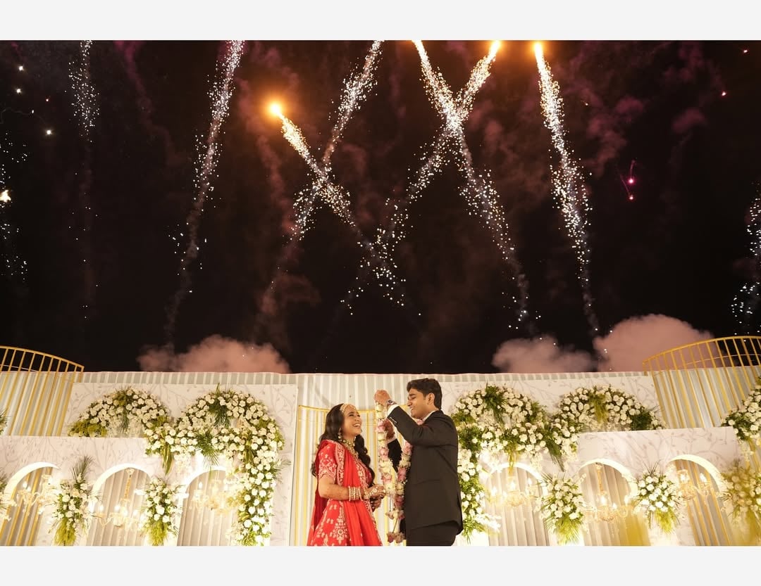Luxury reception floral arrangement in Surat (Reception Theme 10)
