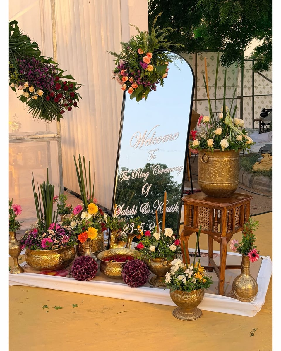 Elegant reception floral arrangement in Surat (Reception Theme 12)