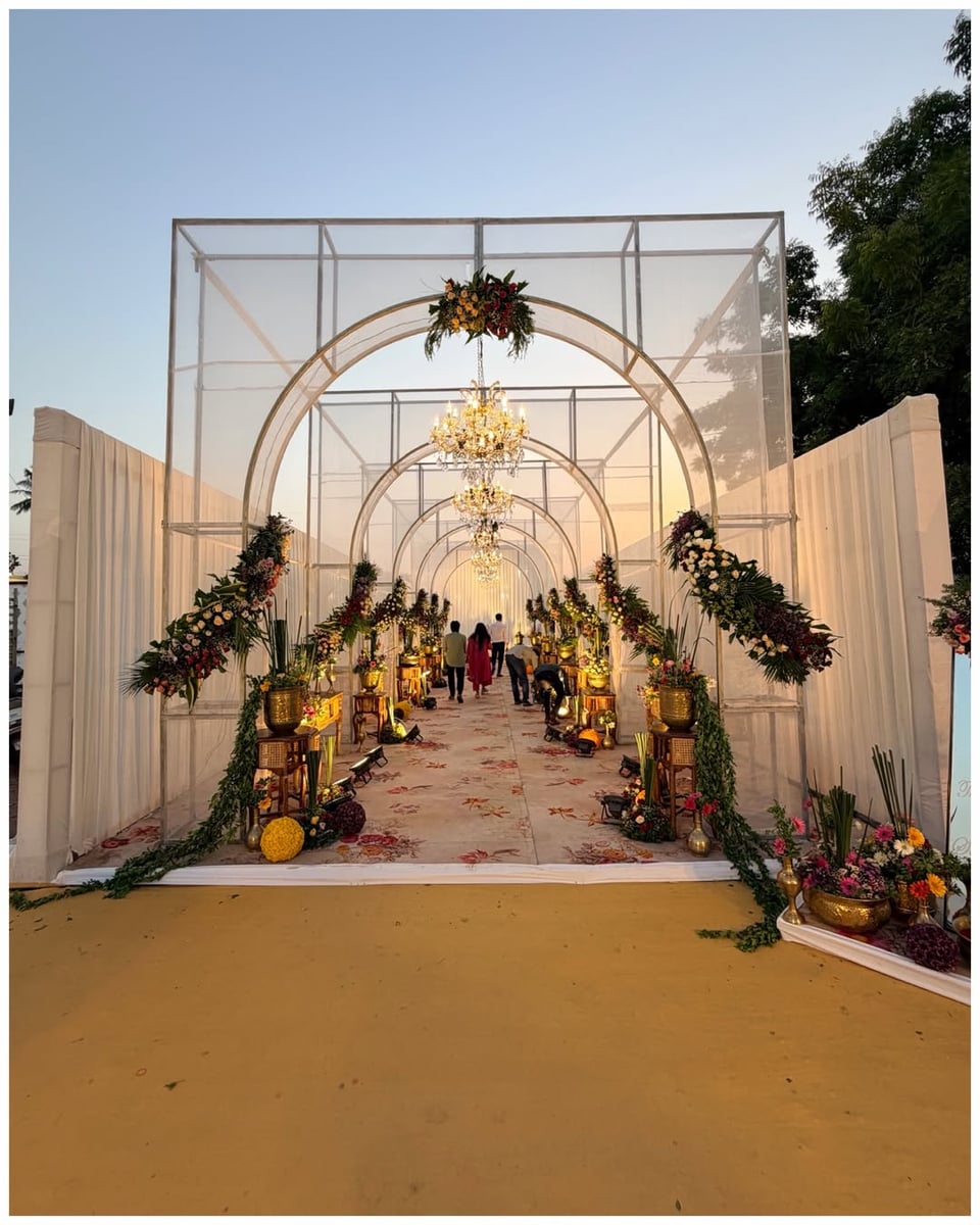 Luxury grand reception setup in Surat (Reception Theme 18)