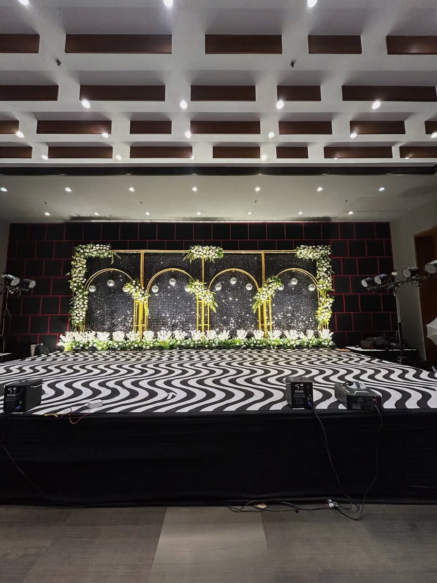 Spectacular sangeet stage decor in Surat (Sangeet Setup 8)