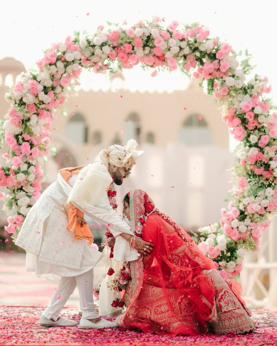 Stunning varmala floral backdrop in Surat (Varmala Stage 24)