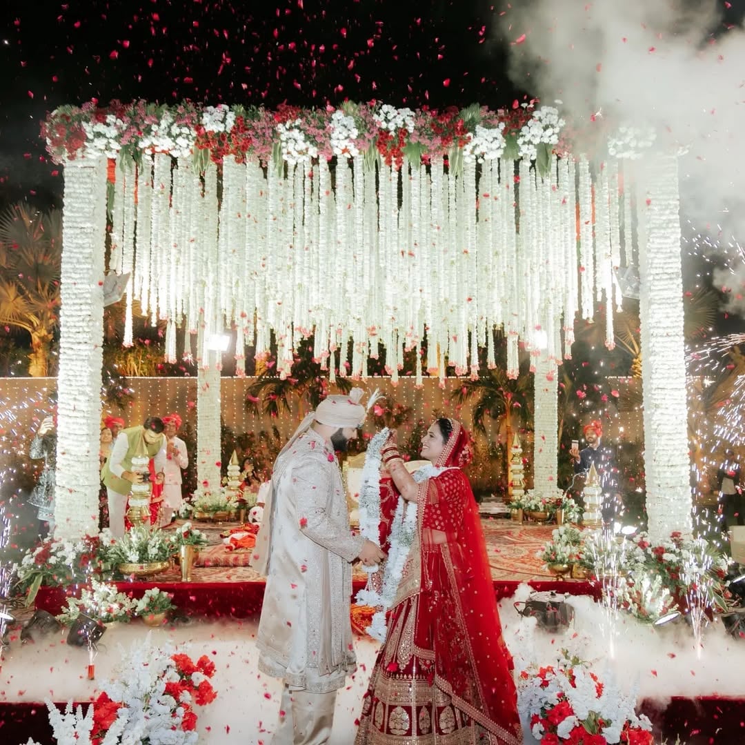 Grand revolving varmala stage in Surat (Varmala Stage 27)