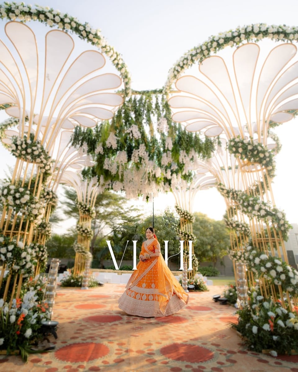 Beautiful wedding stage design in Surat (Theme 25)