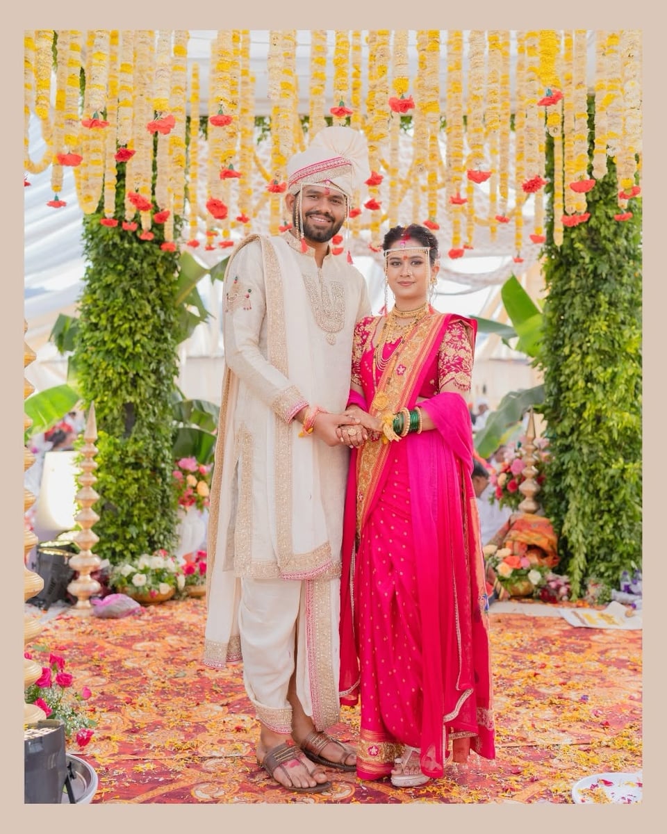 Marvellous wedding stage design in Surat (Theme 38)