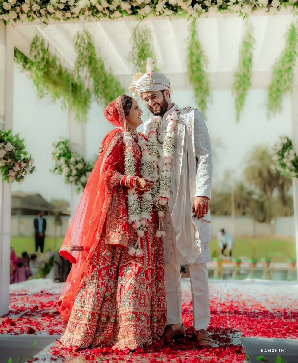 Stunning wedding mandap decoration in Surat (Theme 50)