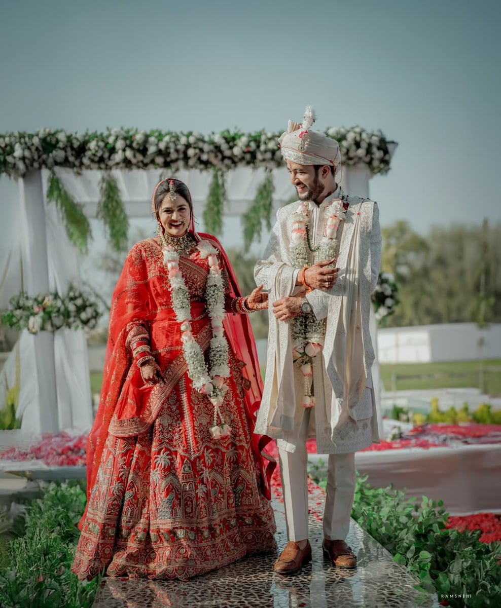 Charming wedding mandap decoration in Surat (Theme 52)
