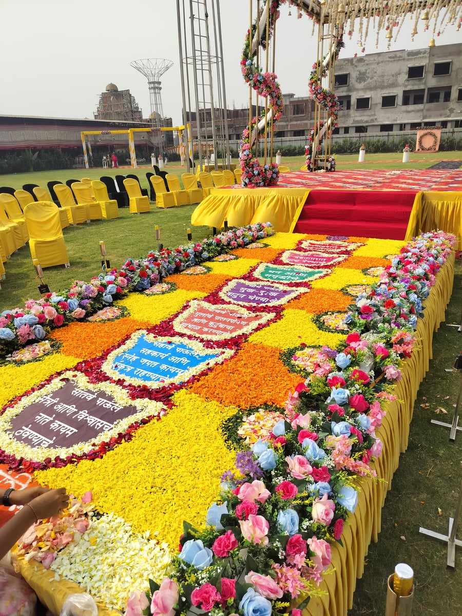 Royal wedding floral setup in Surat (Theme 62)