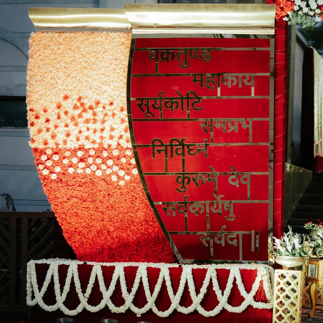 Elite wedding floral setup in Surat (Theme 80)