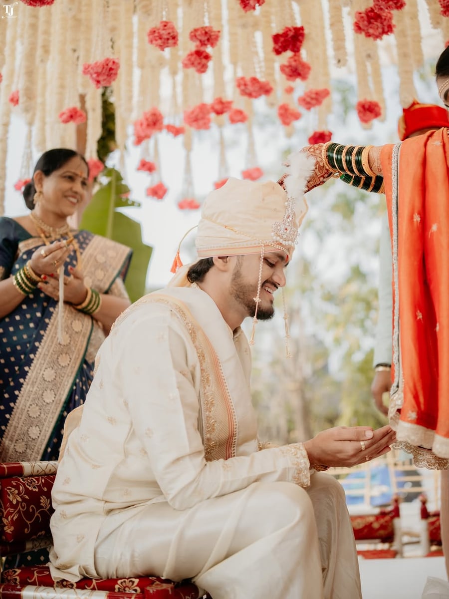 Charming wedding entrance design in Surat (Theme 92)